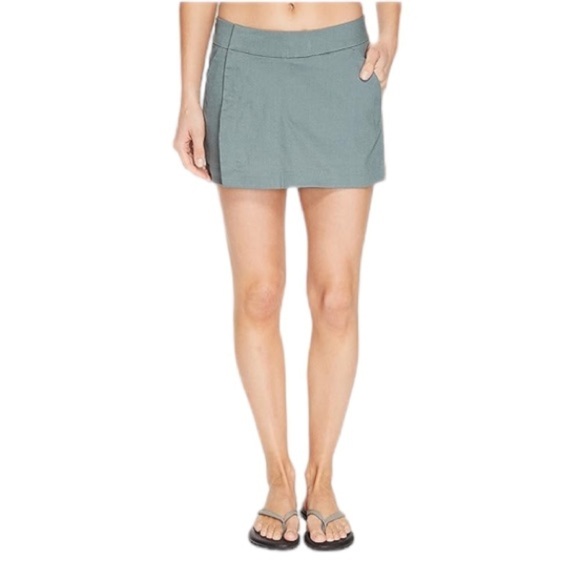 Arc'teryx A2B Skort in Boxcar Green Size 10 NWOT - Picture 1 of 12